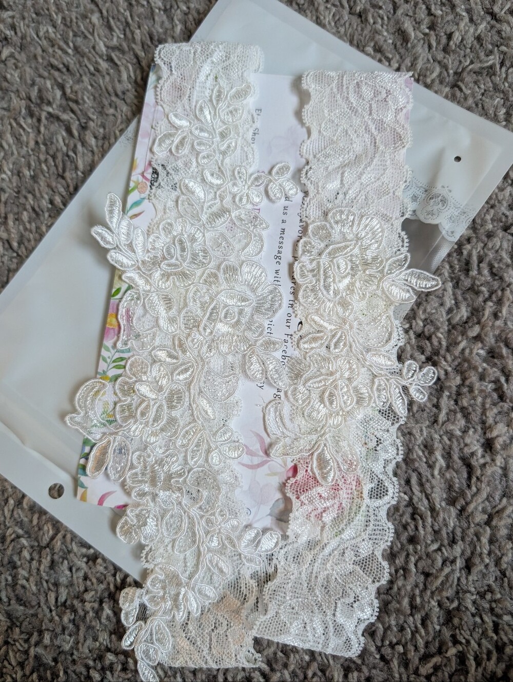 Ivory Floral Lace Garter